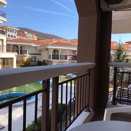 2 Bedroom Apartment Sveti Vlas With 2 Balconies And Sea Views Kültér fotó
