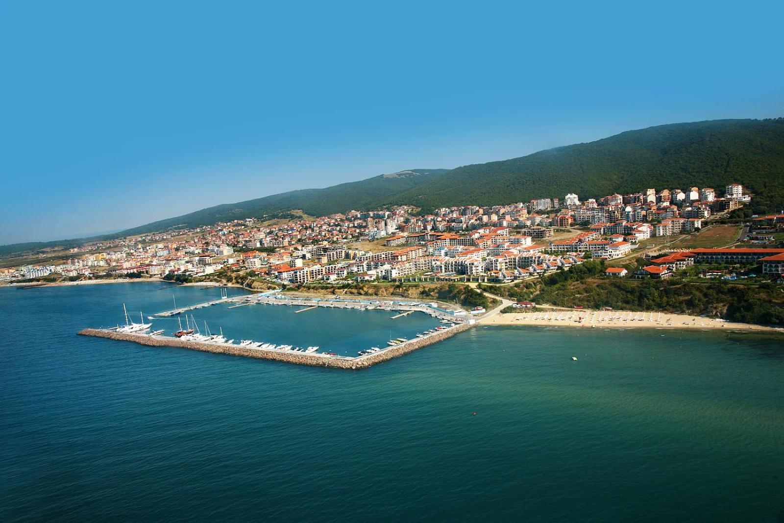 2 Bedroom Apartment Sveti Vlas With 2 Balconies And Sea Views Kültér fotó