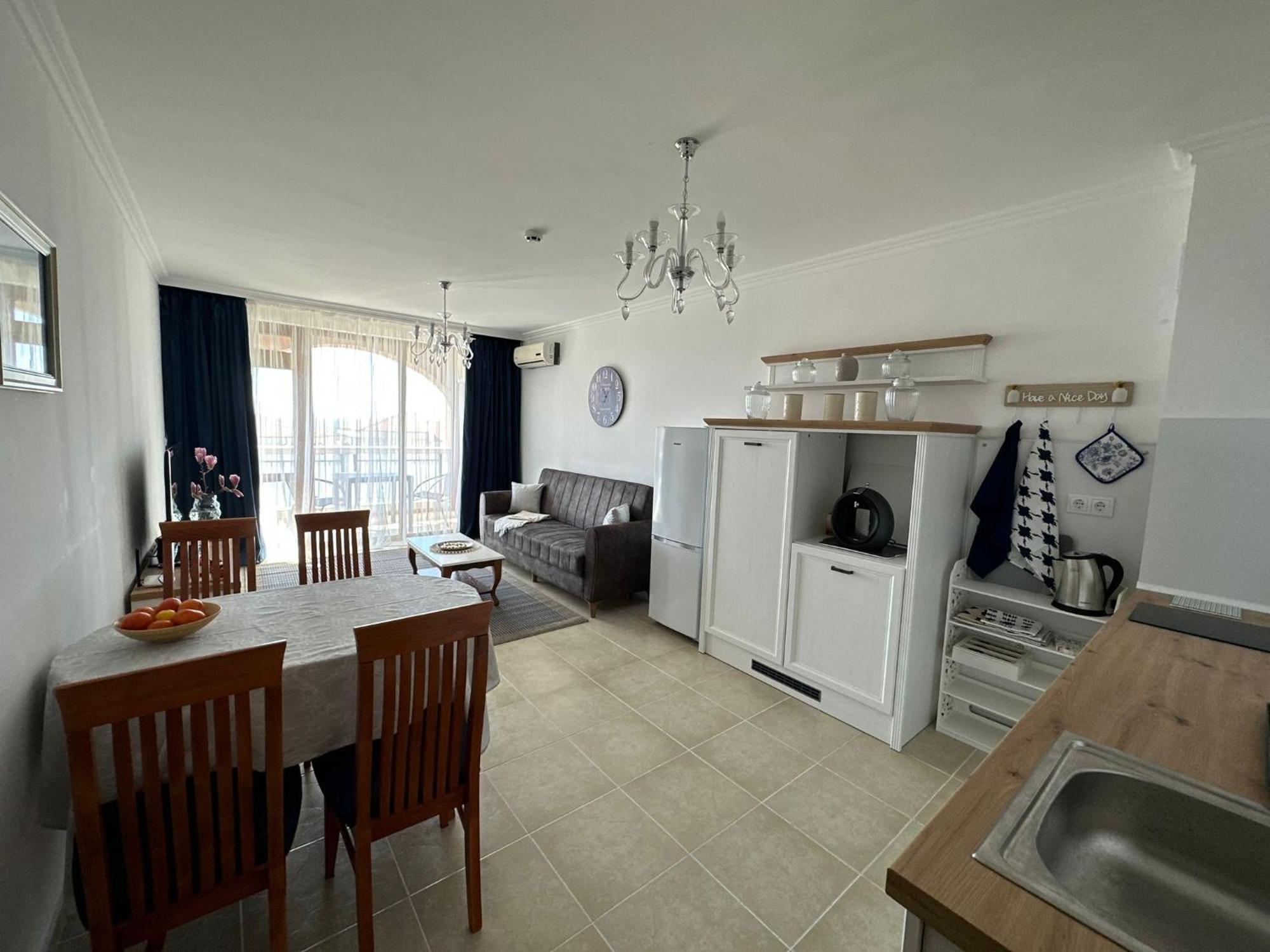 2 Bedroom Apartment Sveti Vlas With 2 Balconies And Sea Views Kültér fotó
